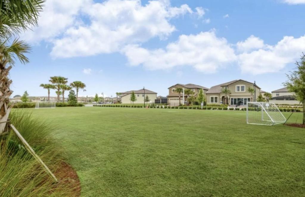 5 Bedrooms - 4,5 Bathrooms - Windsor At Westside 8928 Sa Orlando Exterior photo